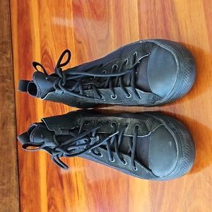 Converse ultra mid shoes size 8.5 men's